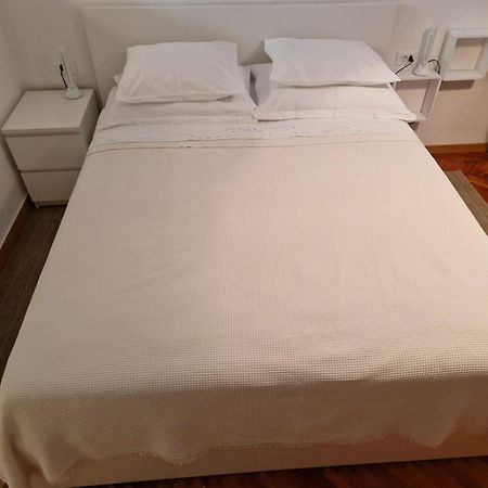 Studio Apartment Riva Sumartin Exterior photo